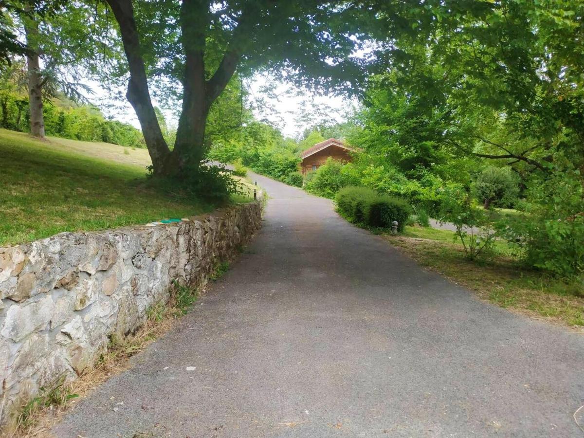 Chalet Chaleureux A Louatre Avec Piscine Partagee Luaran gambar